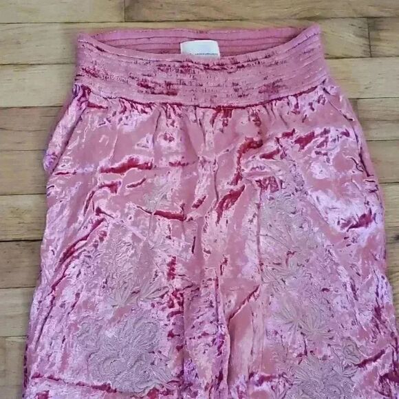 Anthropologie Luxury Velvet Embroidered Floral Pink Pants Size Small - Picture 6 of 11